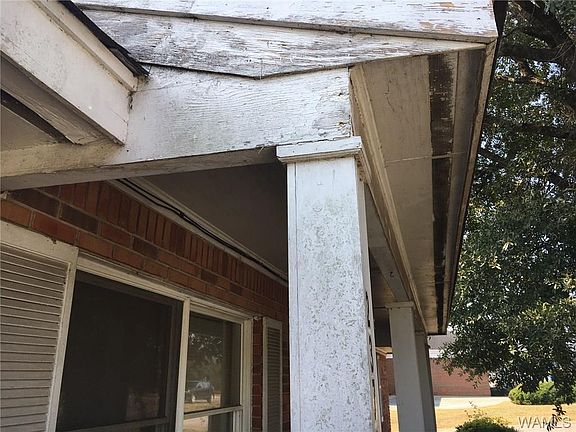 4th image of 2370 Main St