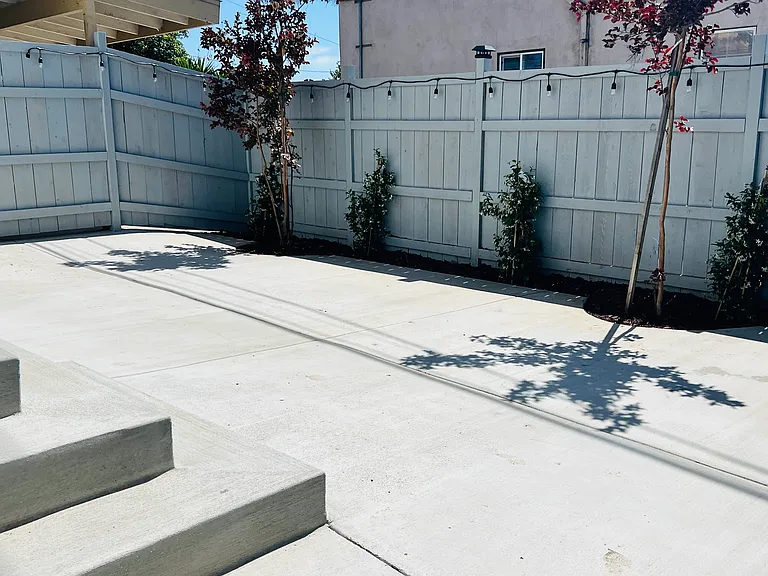 3131 Dwight St — Photo 25