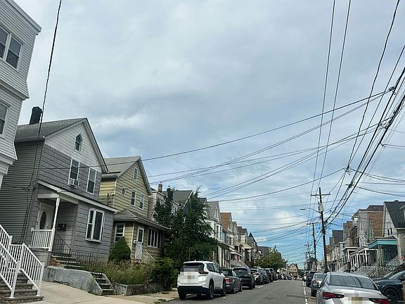 4th image of 79 W 14th St