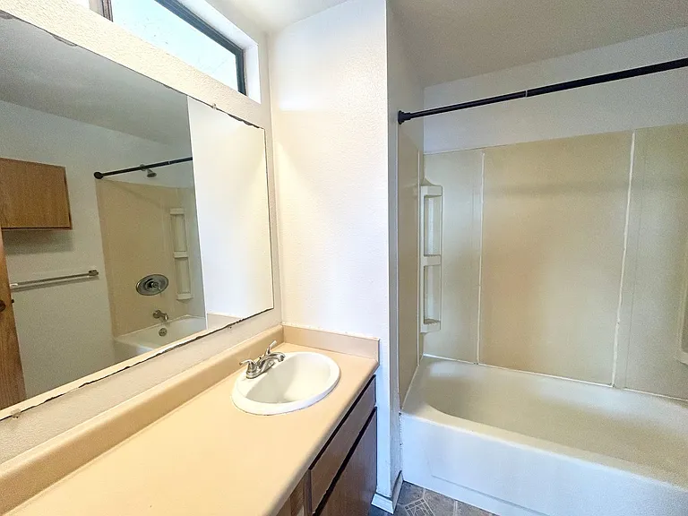 960 Wailupe Dr — Photo 12