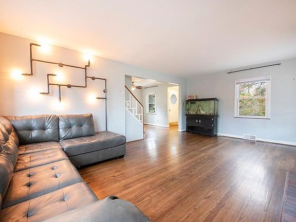 5th image of 2270 Suffolk St