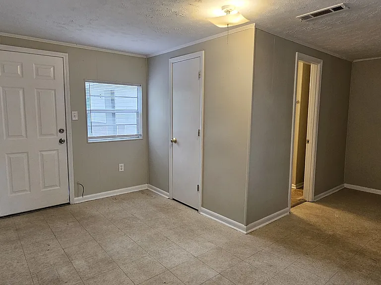 1107 E Lafayette St — Photo 65