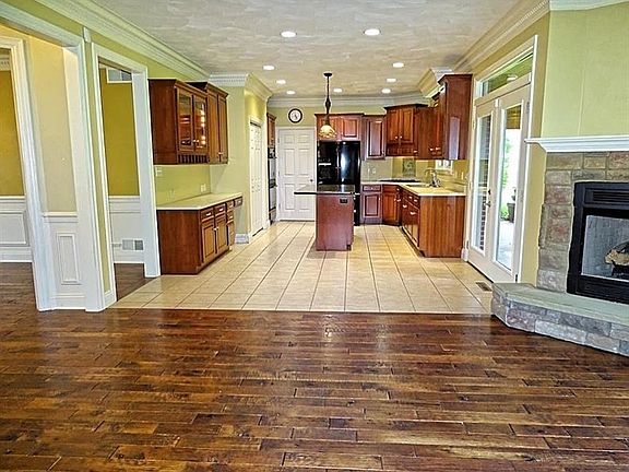 5th image of 9191 Lucia Ln
