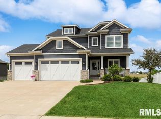 620 Saint Andrews Cir, Eldridge, IA 52748