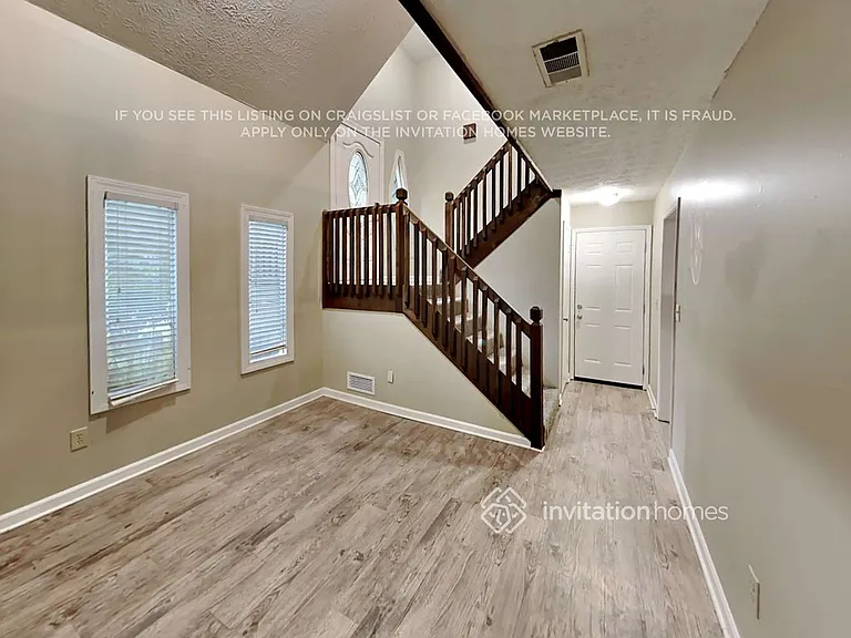 4162 Jody Ct NE — Photo 5