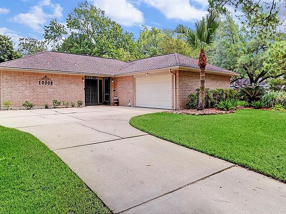 Well manicured landscaping with mature trees, with New Energy efficient windows fitted throughout the home. Beautiful curb appeal for a great home, that has been fully renovated. Notice the Significant Space for driveway parking.