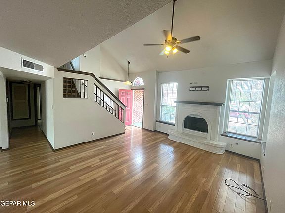 3rd image of 12056 Meadow Gate Dr