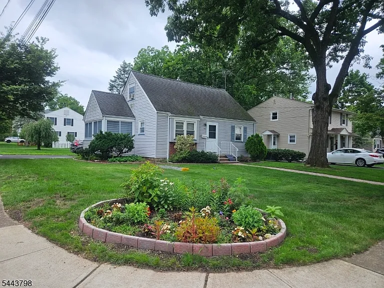 417 Sheffield Rd — Photo 1