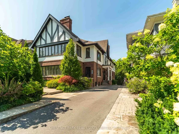 106 Rosedale Heights Dr, Toronto, ON M4T 1C6