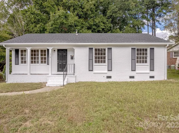 1310 Grovewood Dr, Charlotte, NC 28208