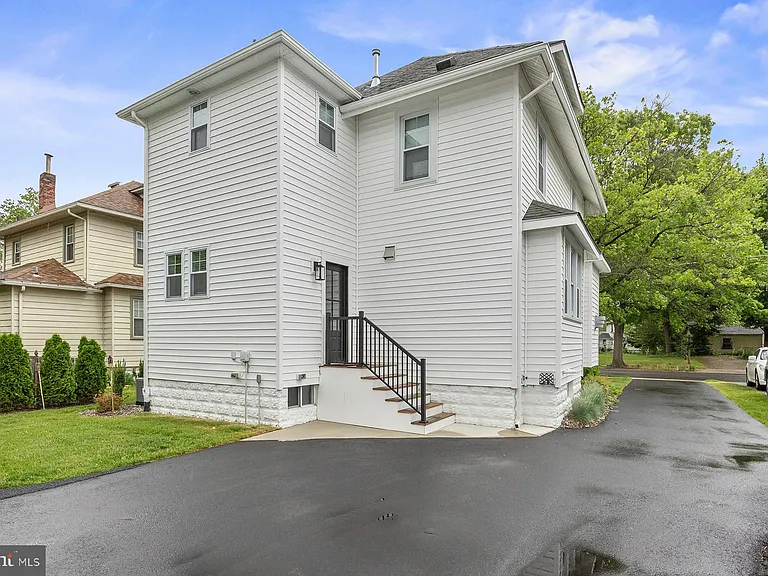 94 Geneva Ave — Photo 40
