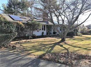 37 Mount Pleasant Rd, Smithtown, NY 11787