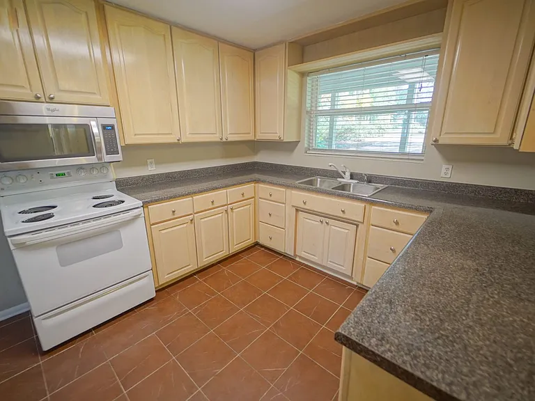 1804 Skyland Dr — Photo 13