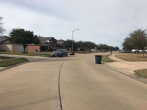 4th image of 2731 Lakecrest Forest Dr