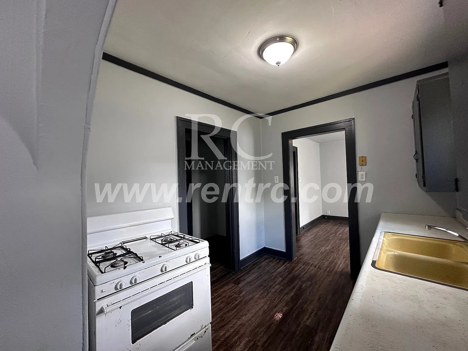 2 bed, 900 sqft, $795 — Photo 3