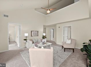 8813 Stone Ridge Cir APT 302, Pikesville, MD 21208