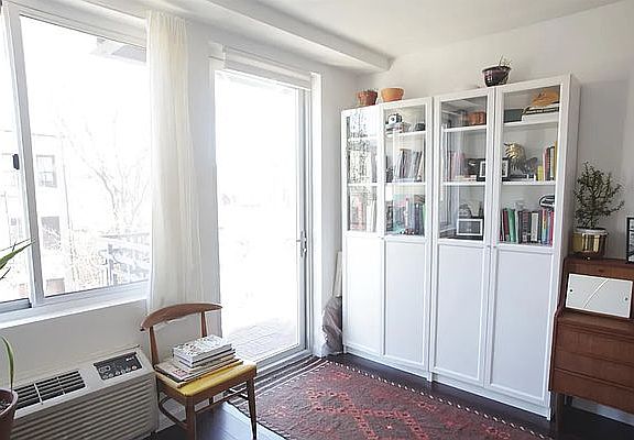 4th image of 286 Stanhope St APT 4E