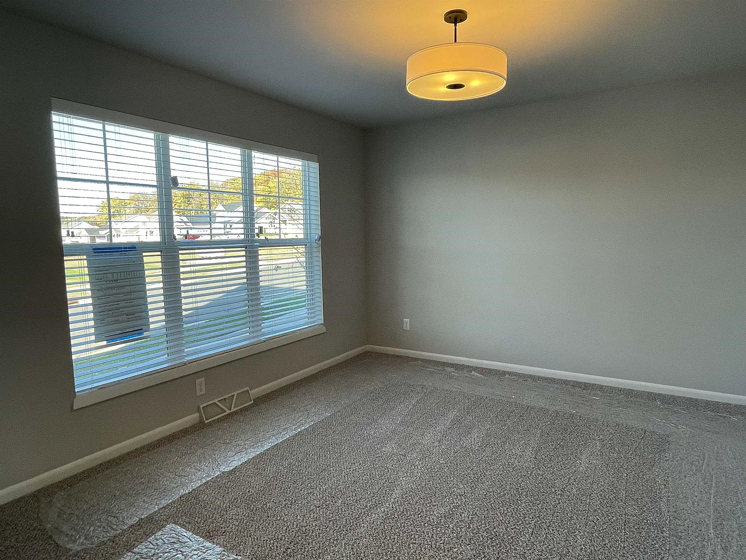 3 bed, 2.5 bath, 1811 sqft, $3,350 — Photo 4