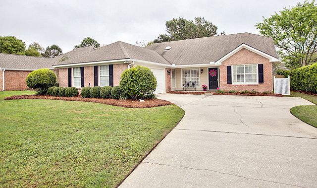 1st image of 176 Sugar Plum Dr