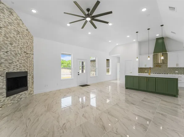 2592 County Road 4301, Greenville, TX 75401