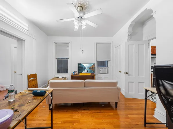 41 Garrison Avenue image 7 of 39