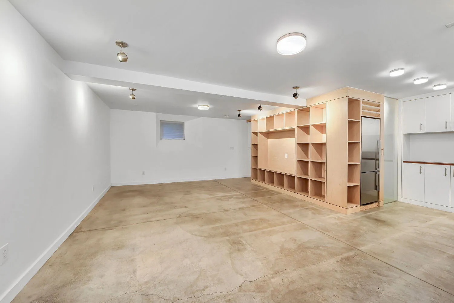 1 bed, 1.0 bath, 1000 sqft, $1,900 — Photo 1