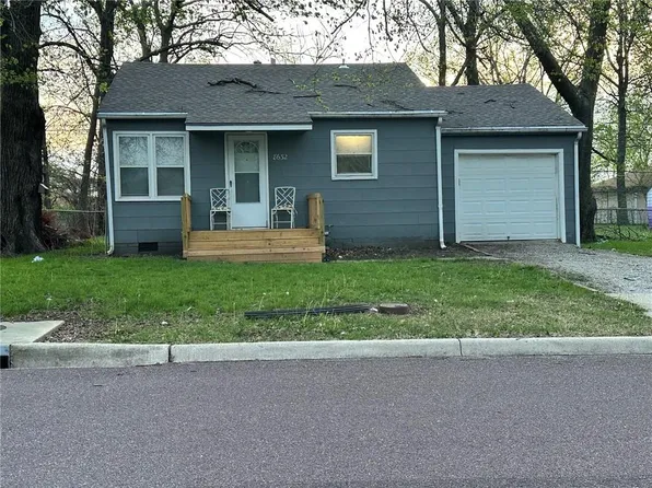 8632 Hayes St, Overland Park, KS 66212