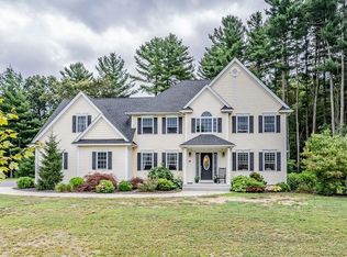 18 Wisteria Ln, East Longmeadow, MA 01028