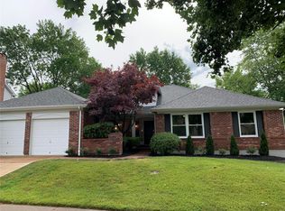 15868 Cedarmill Dr, Chesterfield, MO 63017