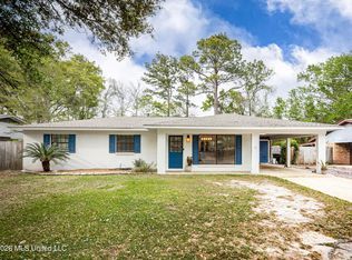 2808 Lawnwood Dr, Ocean Springs, MS 39564
