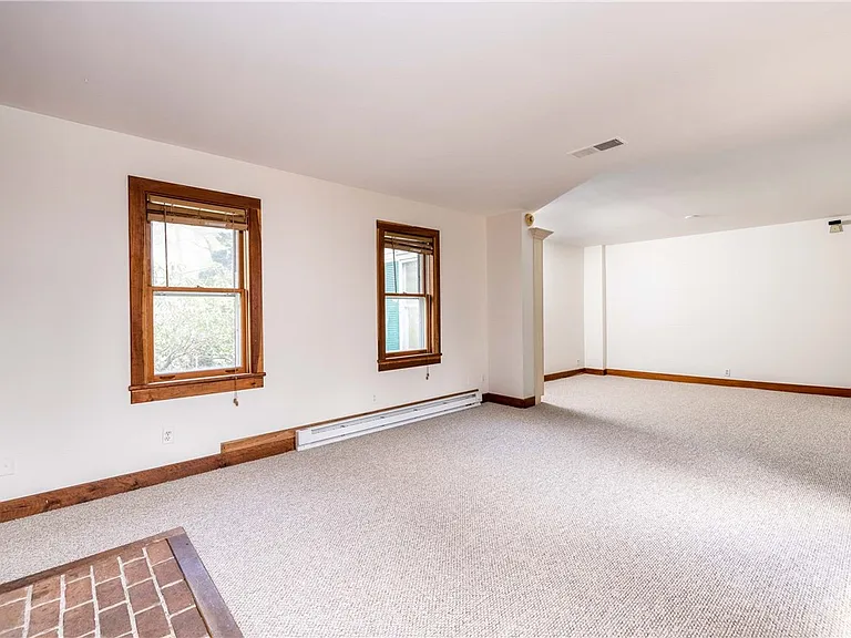 1253 Fairport Rd — Photo 22