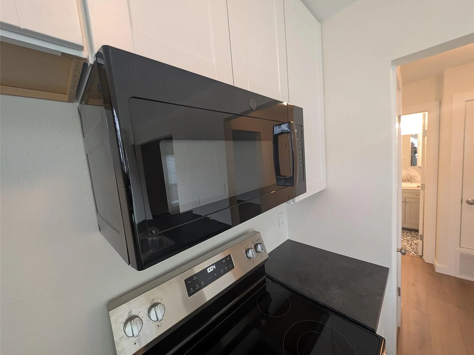 1 bed, 1.0 bath, 580 sqft, $1,395 — Photo 2