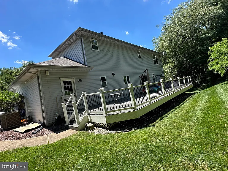 117 Susan Dr — Photo 25