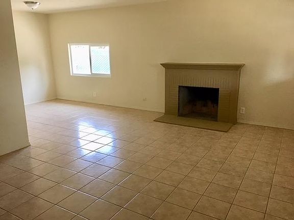 2nd image of 3837 E Townsend Ave