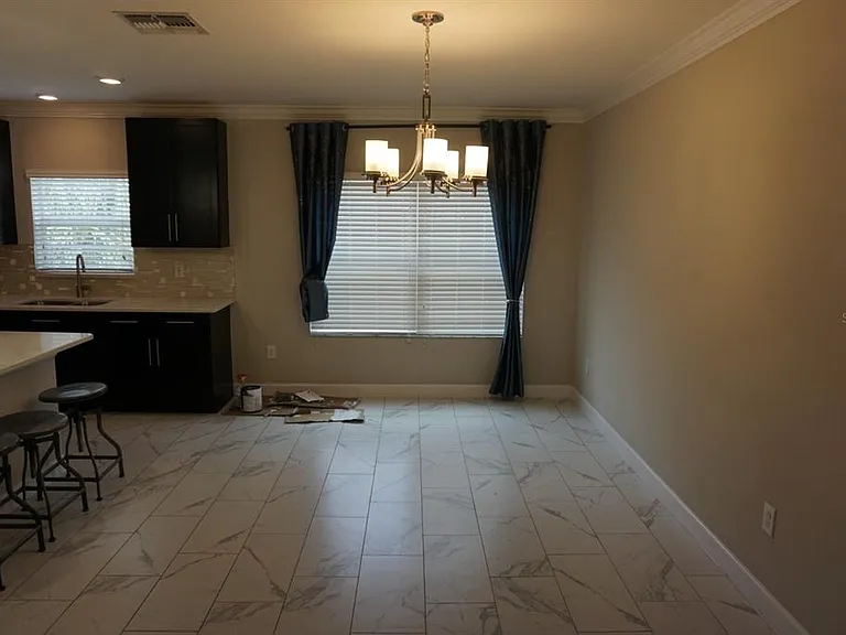 1535 W Cass St — Photo 5