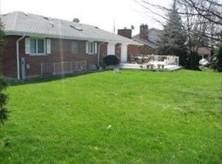 6100 Elm St, Lisle, IL