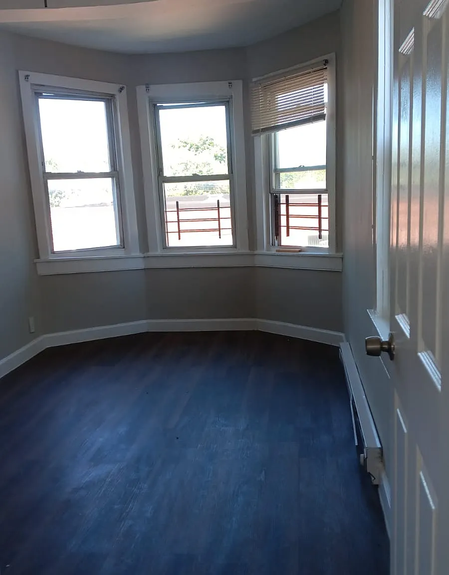 3 bed, 1650 sqft, $1,600 — Photo 2