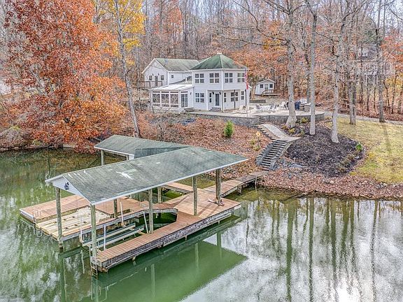 2nd image of 327 Mariners Cove Dr