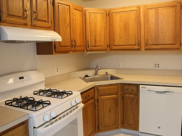216 Locust St SE APT 129, Vienna, VA 22180