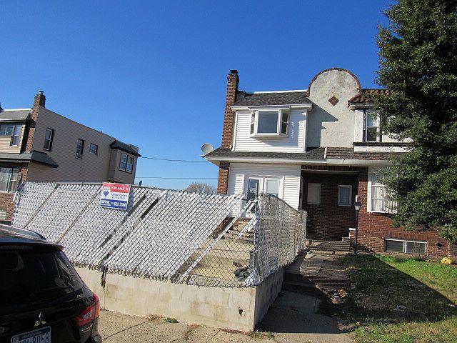 1st image of 7435 Elmwood Ave