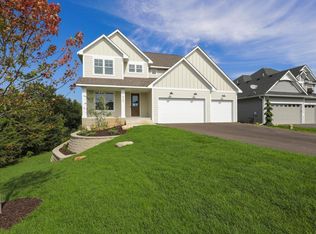 9702 Compass Pointe Ct, Woodbury, MN 55129