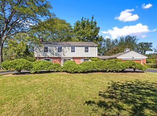 760 Burton Dr, Lake Forest, IL 60045