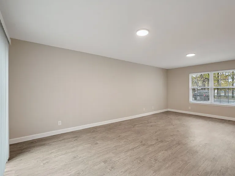 Pier 39 Apartments & Townhomes — Photo 63