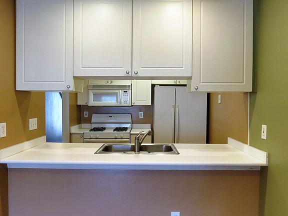 4th image of 4713 Cadmus Dr