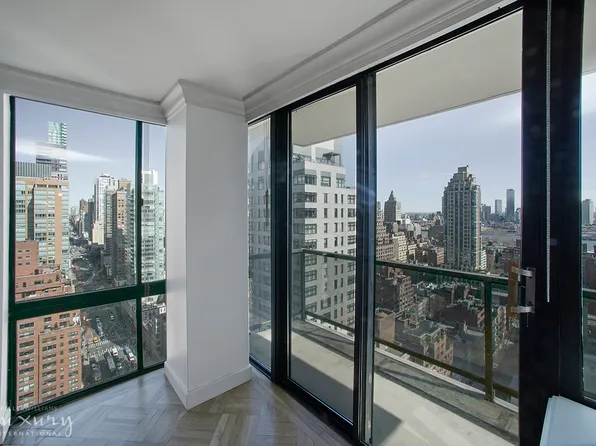 255 East 49th Street 31ABF image 3 of 28