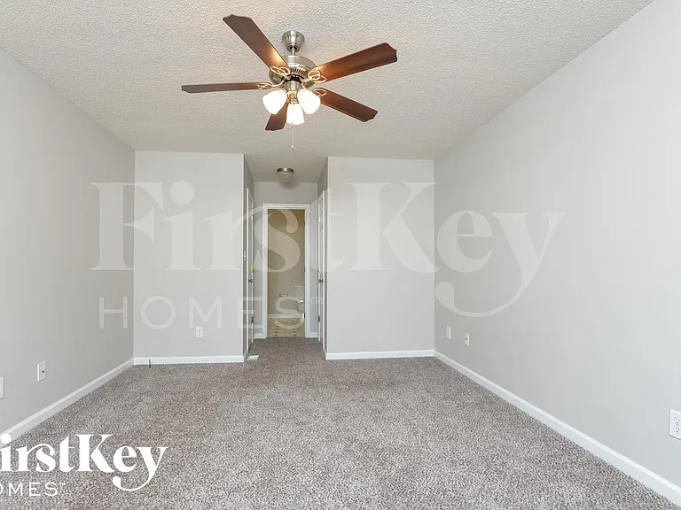 1755 Annendale Dr — Photo 10