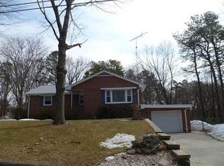 45 Archie St, Springfield, MA 01109