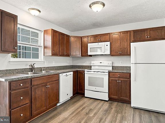 4th image of 2926 Sorrell Ct