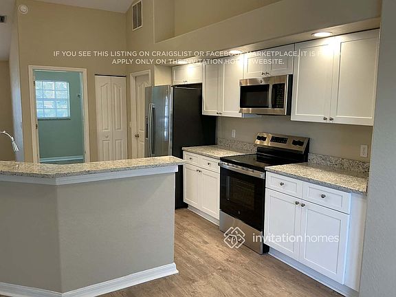 4th image of 423 Azure Rd