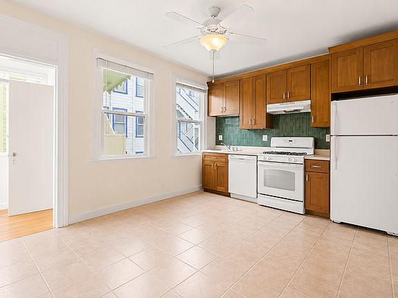 4th image of 453 Chestnut St #A